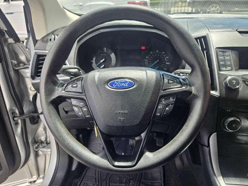 2016 Ford Edge SE