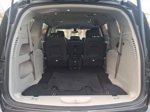 2017 Chrysler Pacifica Touring-L