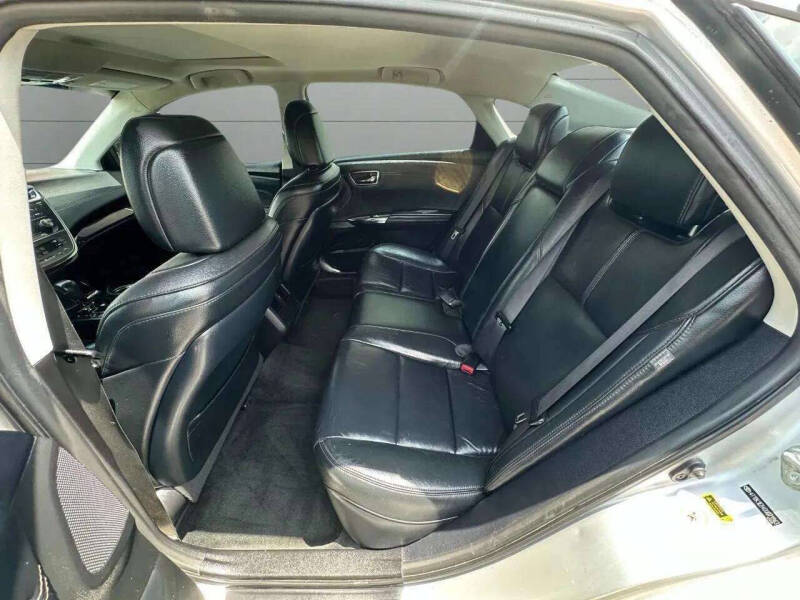 2013 Toyota Avalon XLE