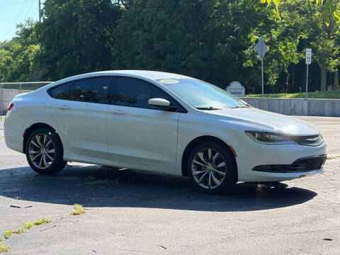 2016 Chrysler 200 S