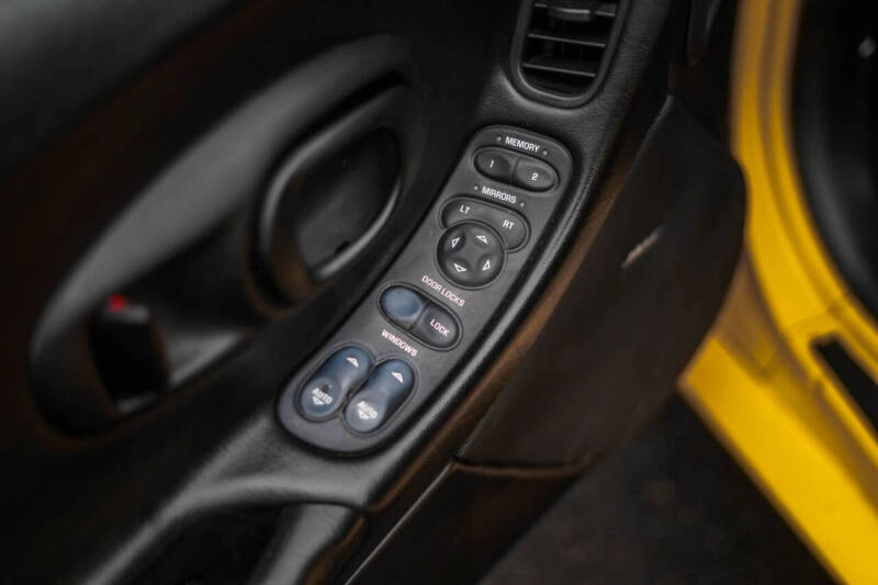 2004 Chevrolet Corvette