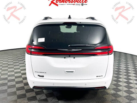2026 Chrysler Pacifica Pinnacle