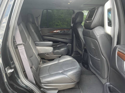 2017 Cadillac Escalade Luxury