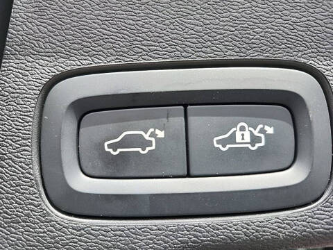 2021 Volvo XC60 T5 Momentum