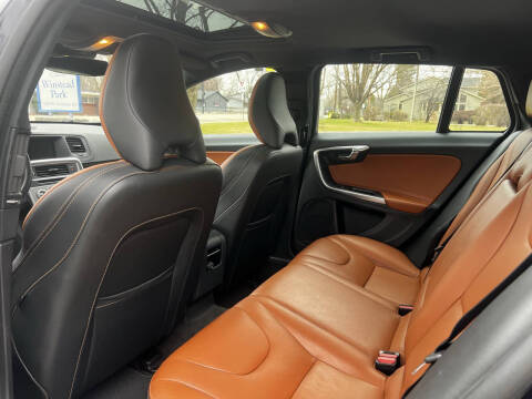 2017 Volvo V60 T5 Platinum