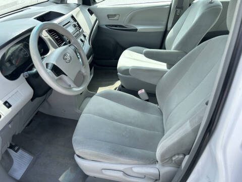 2013 Toyota Sienna L 7-Passenger