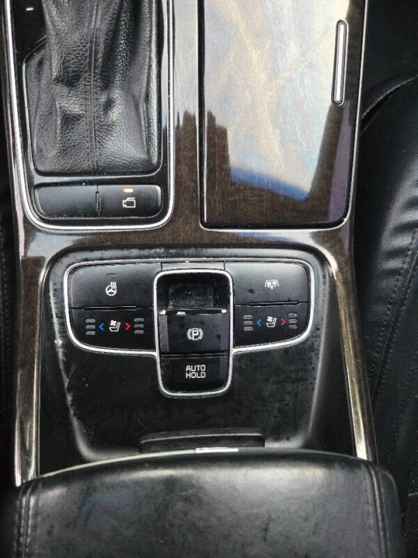 2016 Kia Cadenza Limited
