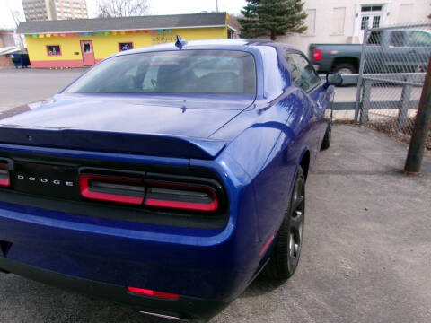2018 Dodge Challenger SXT Plus
