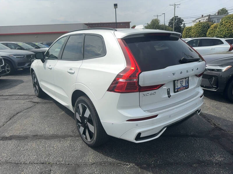 2025 Volvo XC60 T8 Plus Dark Theme