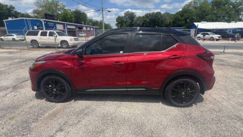 2023 Nissan Kicks SR