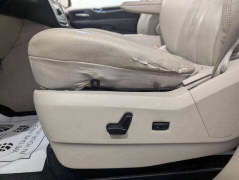 2013 Chrysler Town and Country Touring