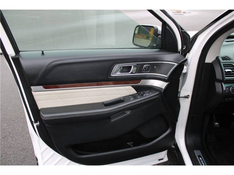 2017 Ford Explorer Platinum