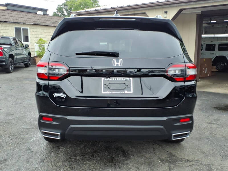 2025 Honda Pilot Sport
