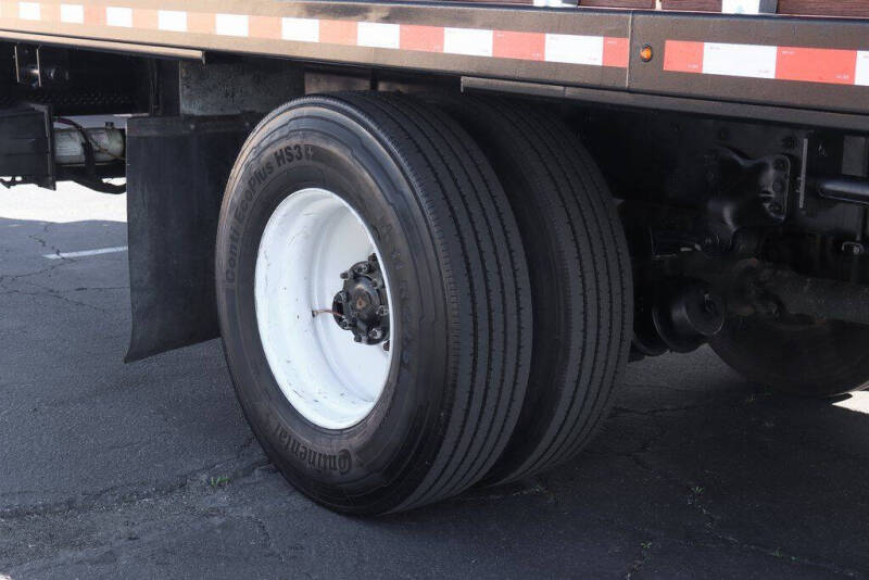 2019 Freightliner M2 106
