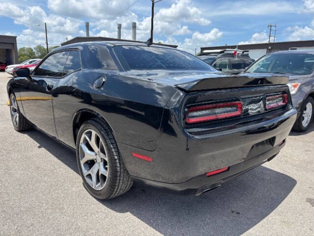 2015 Dodge Challenger SXT Plus