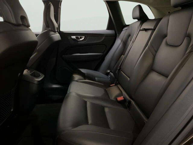 2025 Volvo XC60 B5 Core Dark Theme