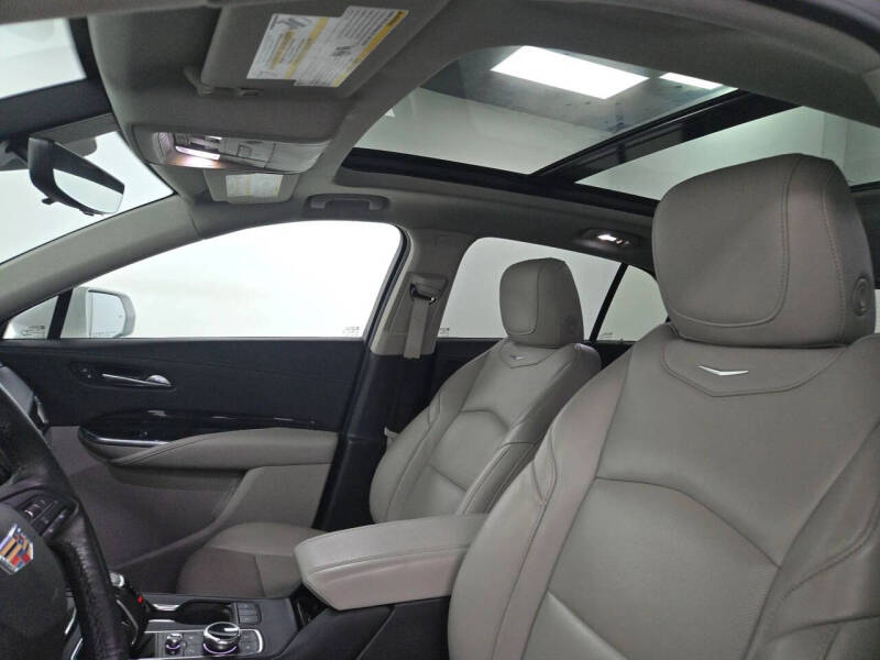 2019 Cadillac XT4 Premium Luxury