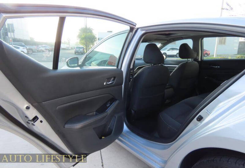 2021 Nissan Altima 2.5 SV