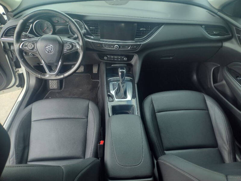 2018 Buick Regal Sportback Essence