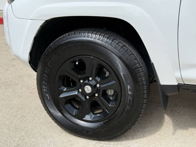2024 Toyota 4Runner SR5
