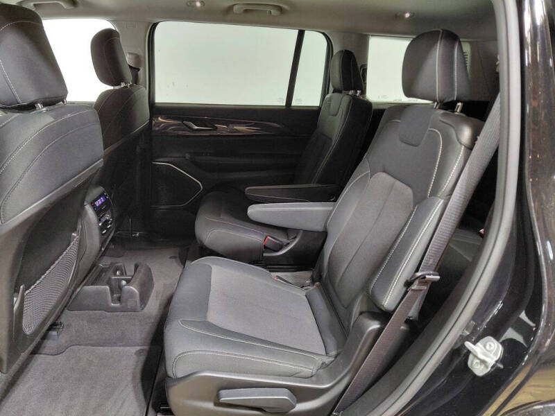2022 Jeep Grand Cherokee L Laredo