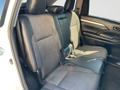 2017 Toyota Highlander LE Plus