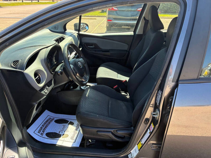 2016 Toyota Yaris 5-Door SE