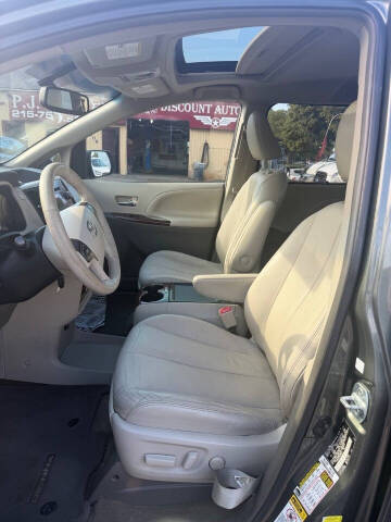 2013 Toyota Sienna XLE 8-Passenger