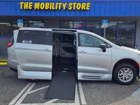 2024 Chrysler Pacifica Touring L