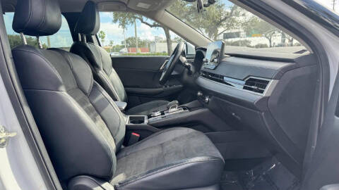 2022 Mitsubishi Outlander SE