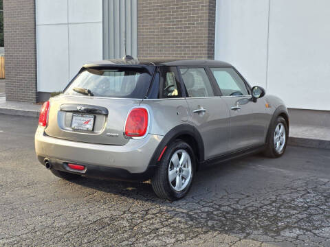 2017 MINI Hardtop 4 Door Cooper
