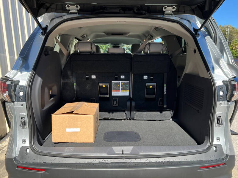 2024 Toyota Sienna LE 8-Passenger