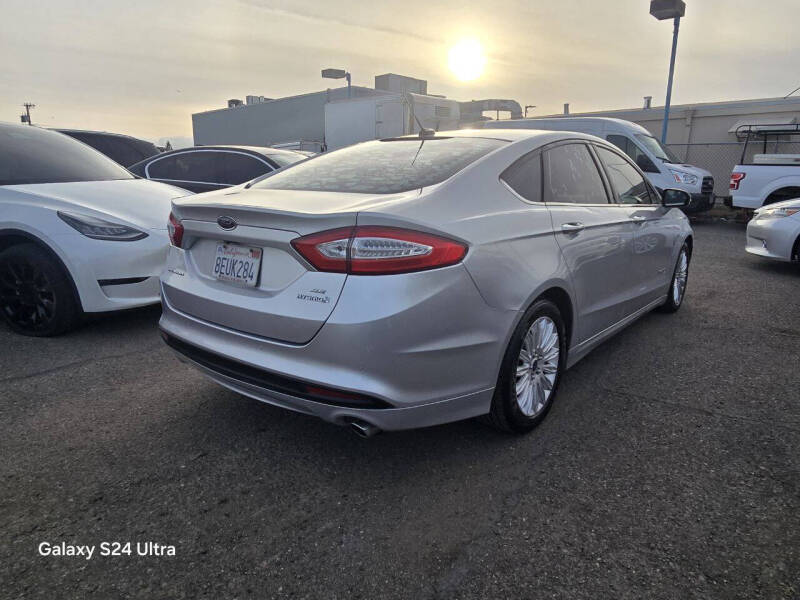 2016 Ford Fusion Hybrid SE