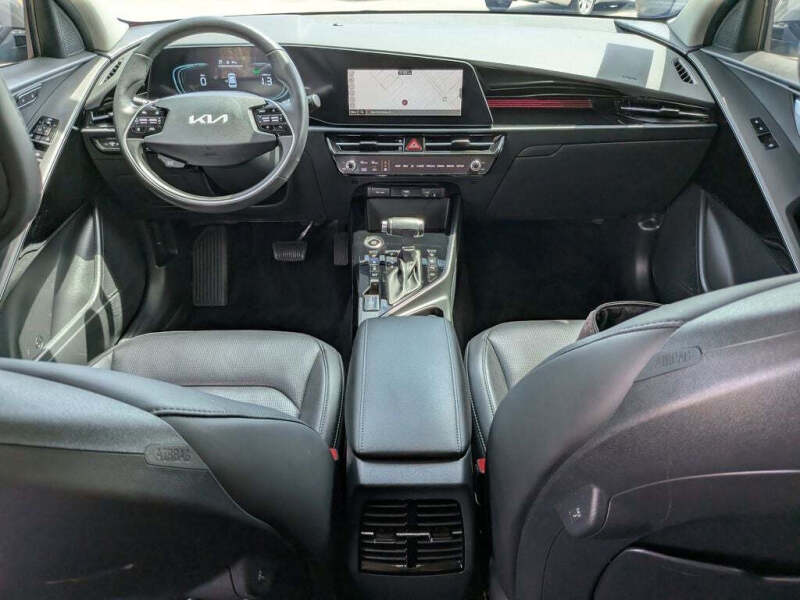 2024 Kia Niro SX