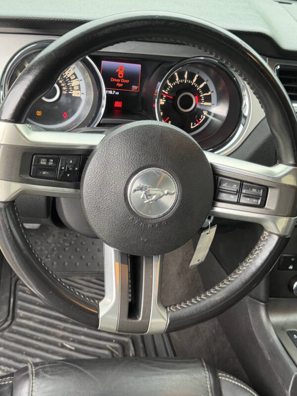 2013 Ford Mustang V6