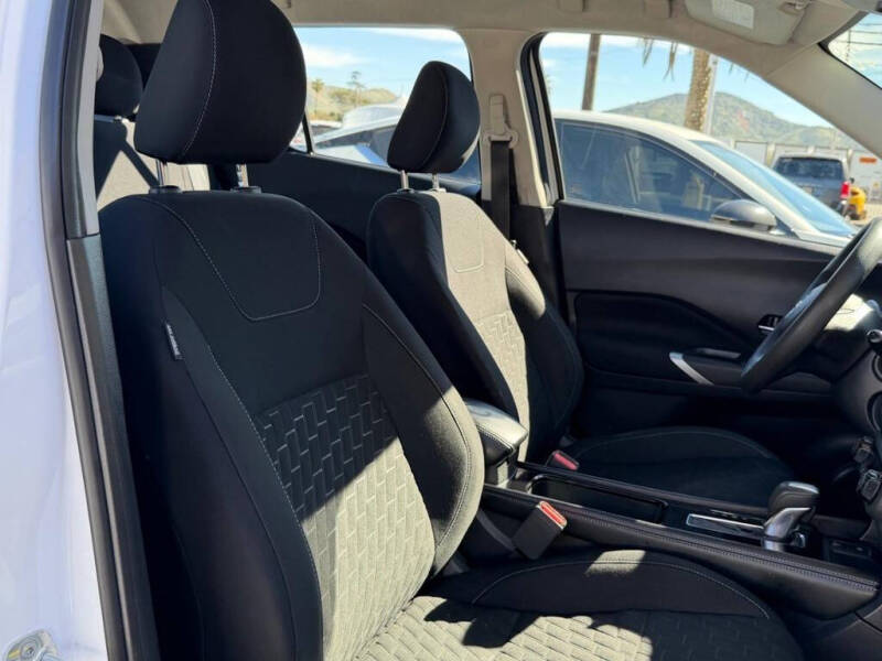 2022 Nissan Kicks SV