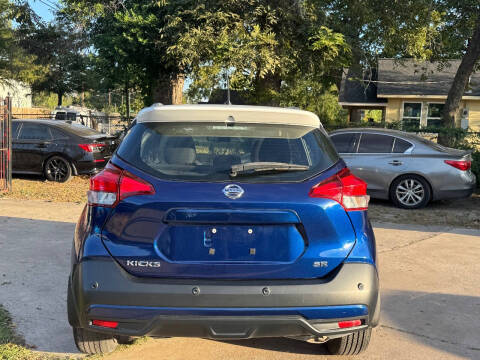 2020 Nissan Kicks SR