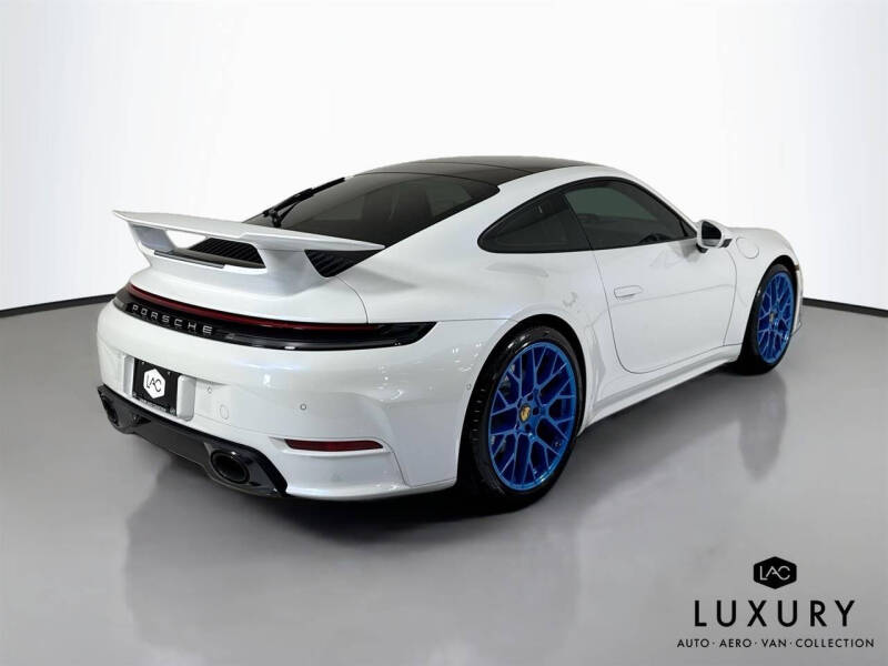 2025 Porsche 911 Carrera