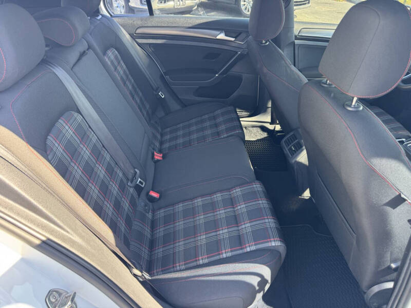 2018 Volkswagen Golf GTI S