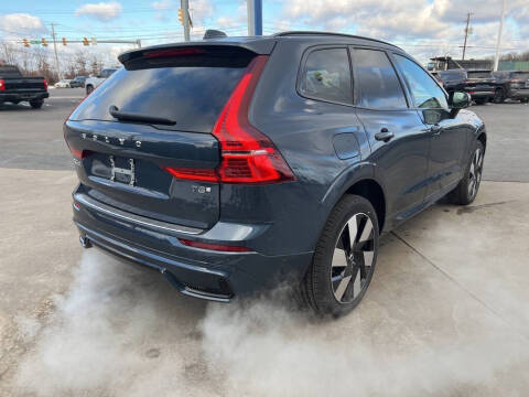 2025 Volvo XC60 T8 Plus Dark Theme