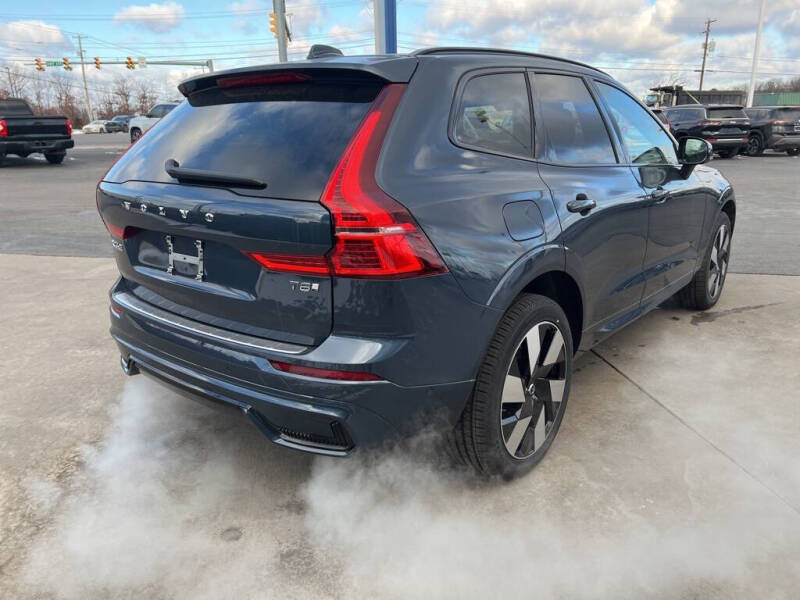 2025 Volvo XC60 T8 Plus Dark Theme