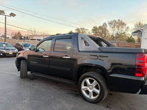 2011 Chevrolet Avalanche LS