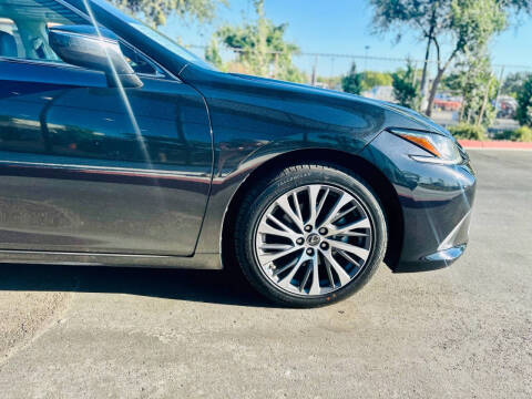 2021 Lexus ES 300h