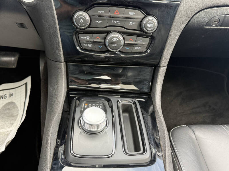 2018 Chrysler 300 S