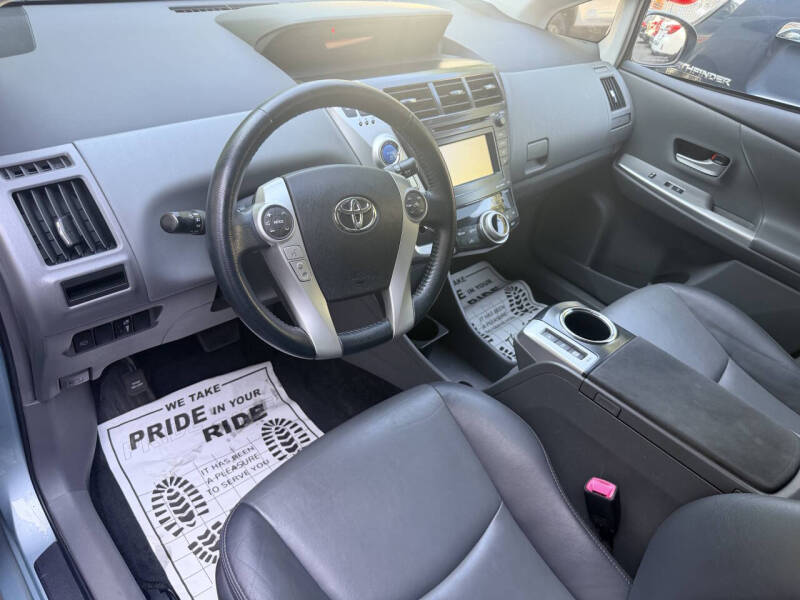 2013 Toyota Prius v Five