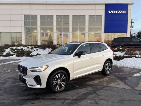 2025 Volvo XC60 B5 Core Dark Theme