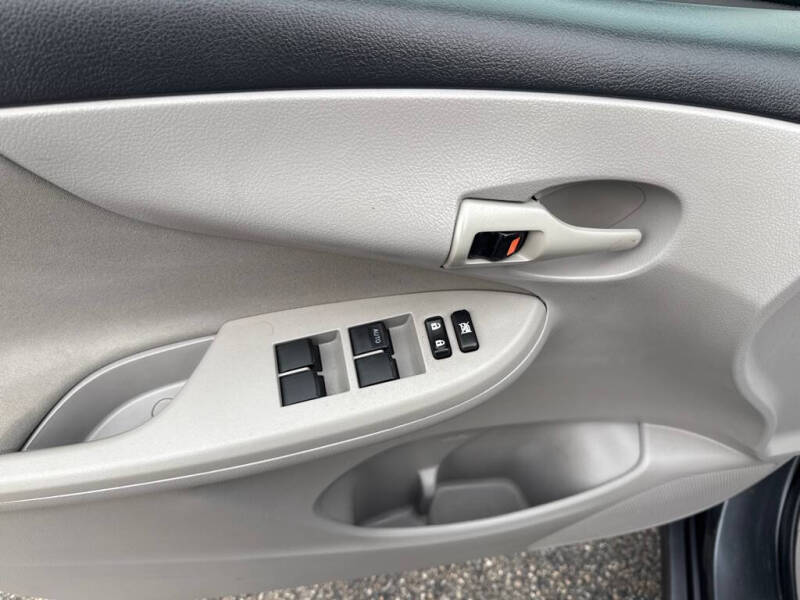 2012 Toyota Corolla LE