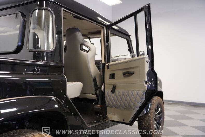 1984 Land Rover Defender