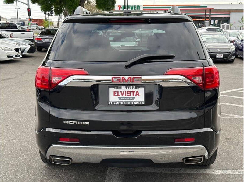 2017 GMC Acadia Denali