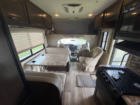 2017 Thor Motor Coach Freedom Elite